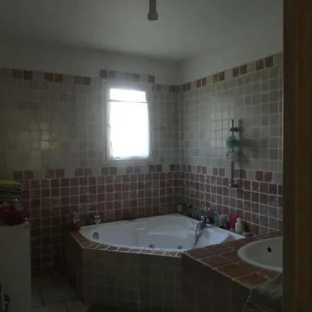 Deux Chez L'habitant Dans De Charme Avec Piscine Et Proche Mer Homestay